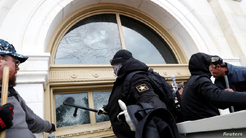 EEUU: exoficial de policía condenado por asalto al Capitolio exoficial de policía condenado por asalto al Capitolio