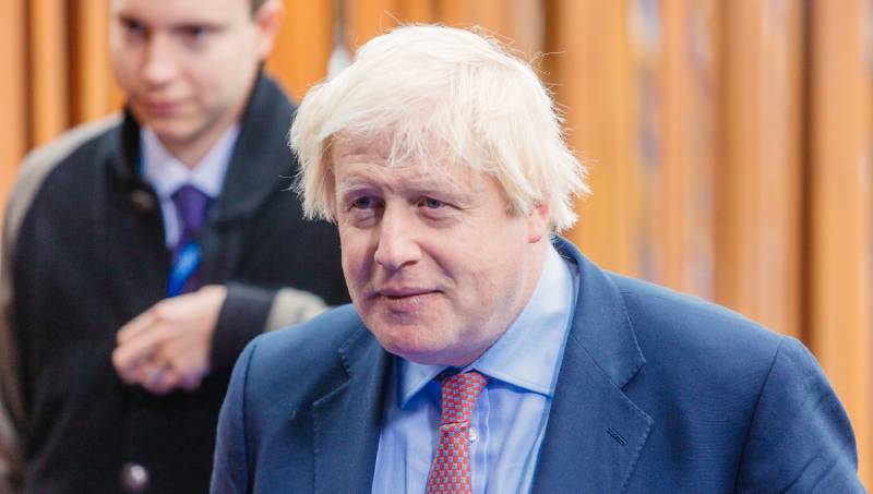Boris Johnson se disculpa por asistir a fiestas ilegales durante confinamientos por COVID-19 Boris Johnson se disculpa
