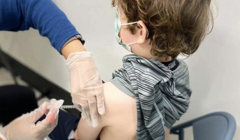 EEUU empieza a vacunar a los más pequeños contra el COVID-19 vacunar a los más pequeños contra el COVID-19