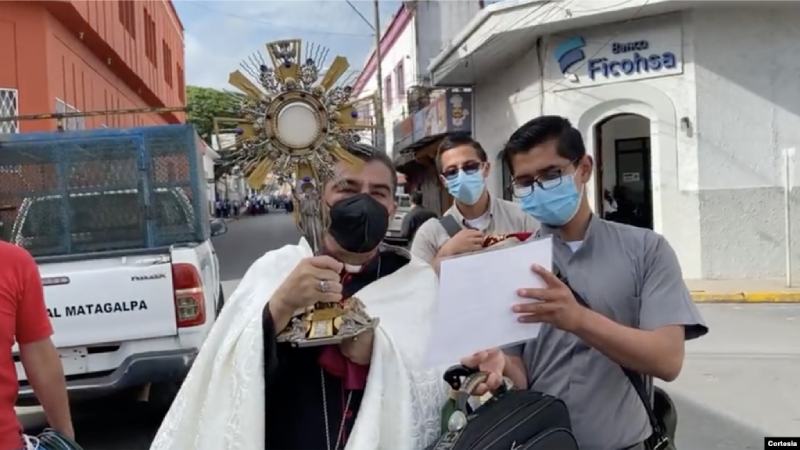 Justicia de Nicaragua acusa a sacerdotes y seminaristas allegados al obispo Rolando Álvarez