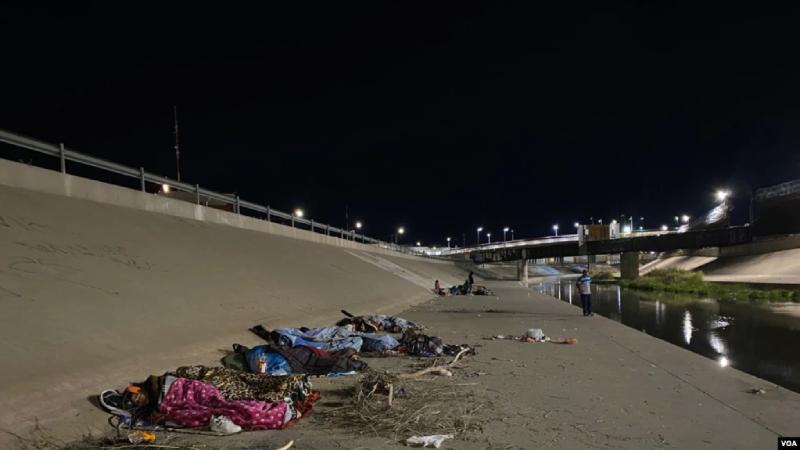 migrantes que llegan a El Paso