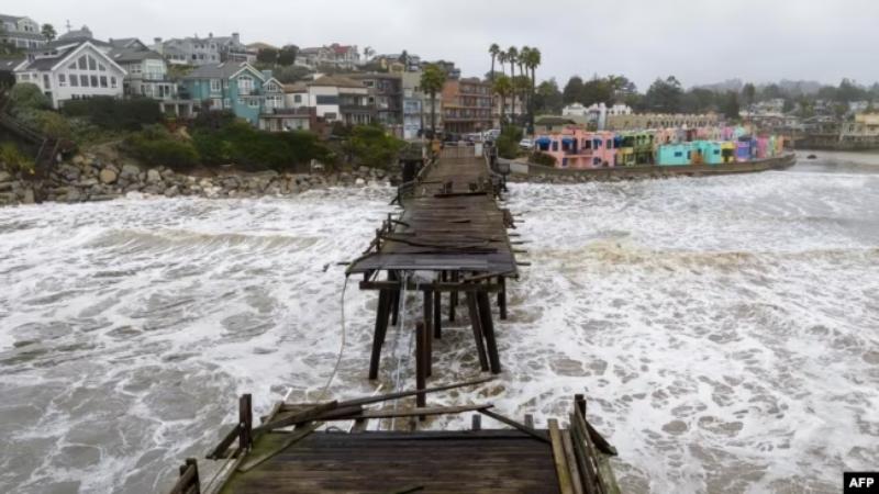 Biden viaja a California