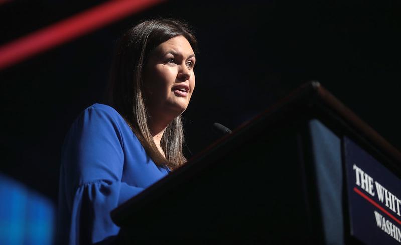 Huckabee Sanders: Administración Biden “secuestrada por la izquierda radical” Huckabee Sanders