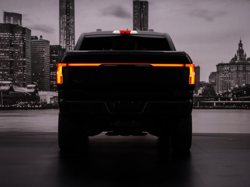 La nueva F-150 Lightning Platinum Black.