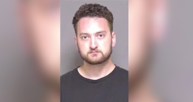 Arrestan y acusan de homicidio al esposo de una mujer de Wichita Arrestan y acusan de homicidio al esposo de una mujer de Wichita