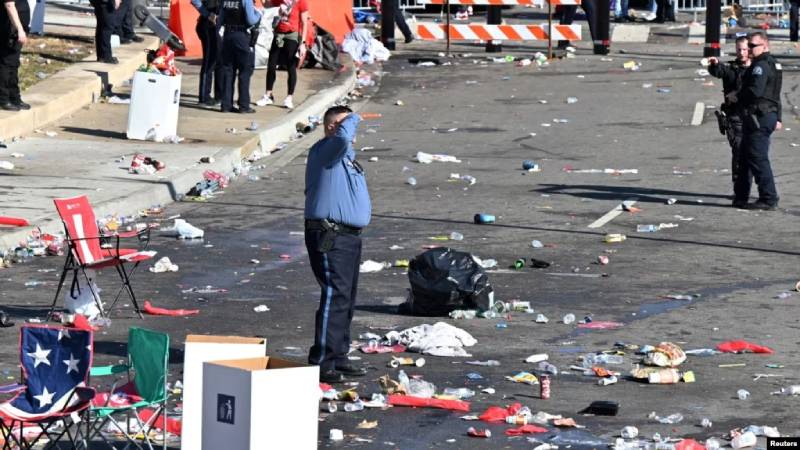 Acusan de asesinato a dos hombres por tiroteo en celebración Super Bowl en Kansas City