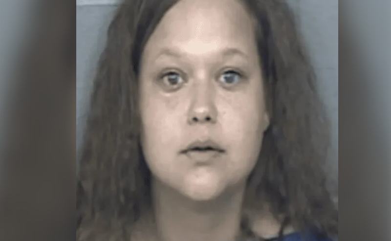 Madre de Kansas considerada apta para ser juzgada por decapitar a su hijo Madre de Kansas considerada apta para ser juzgada por decapitar a su hijo