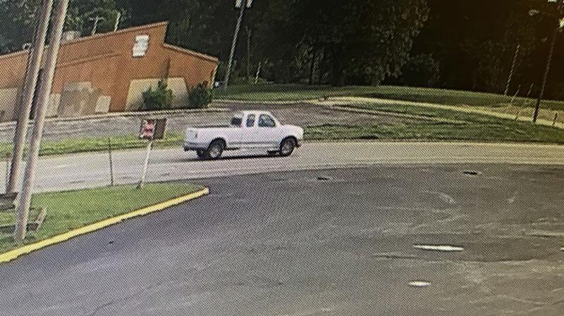 Autoridades buscan vehículo involucrado en un accidente fatal en Kansas City