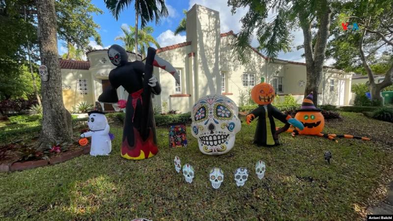 Latinos en EEUU celebran Halloween entre calabazas, disfraces y fiestas