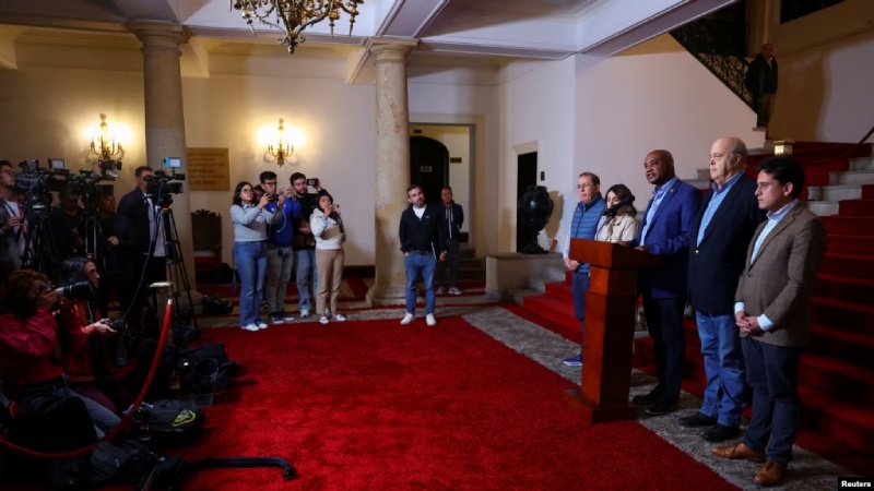 Colombia da marcha atrás y recibirá a inmigrantes