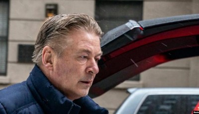 Rebajan cargos contra Alec Baldwin