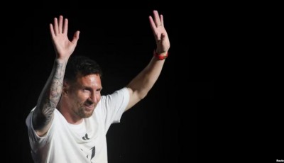 Messi abraza a la afición del Inter Miami
