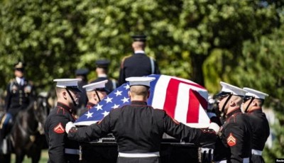 equipo de Trump tuvo un altercado físico con un trabajador de un cementerio