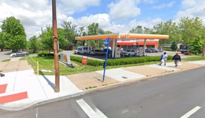 Hombre muere tras tiroteo en estacionamiento de una gasolinera en Kansas City