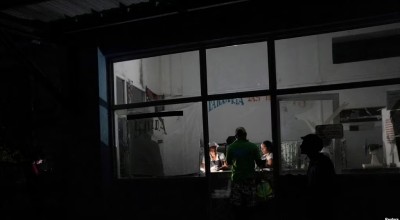 Cuba dice que empezó a restaurar la electricidad tras apagón, millones siguen sin luz