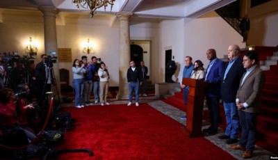 Colombia da marcha atrás y recibirá a inmigrantes
