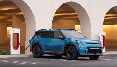 ¿Cuáles son las áreas metropolitanas con más y menos cargadores para vehículos eléctricos?