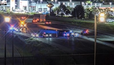 Muere joven de California tras volcar su tráiler en la Interestatal 35 en Olathe